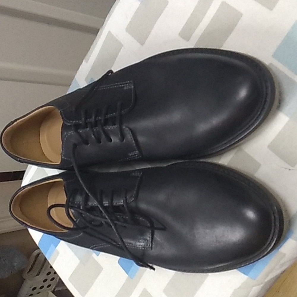 Clarks black leather oxford
